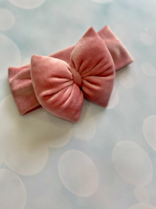 Piggy pink velvet bow