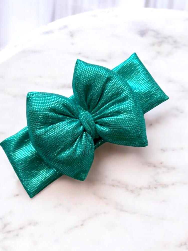 Frosen turquoise bow