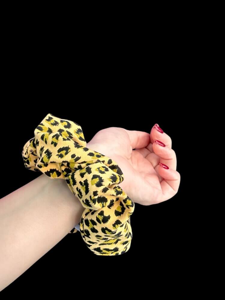 Dusty leopard scrunchie