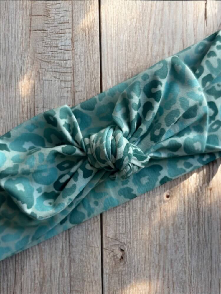 Retro mint leopard bow