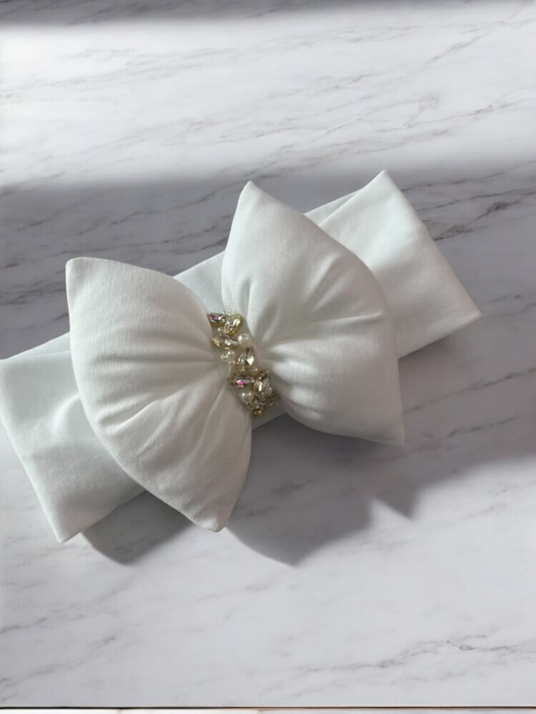 White exclusive bow