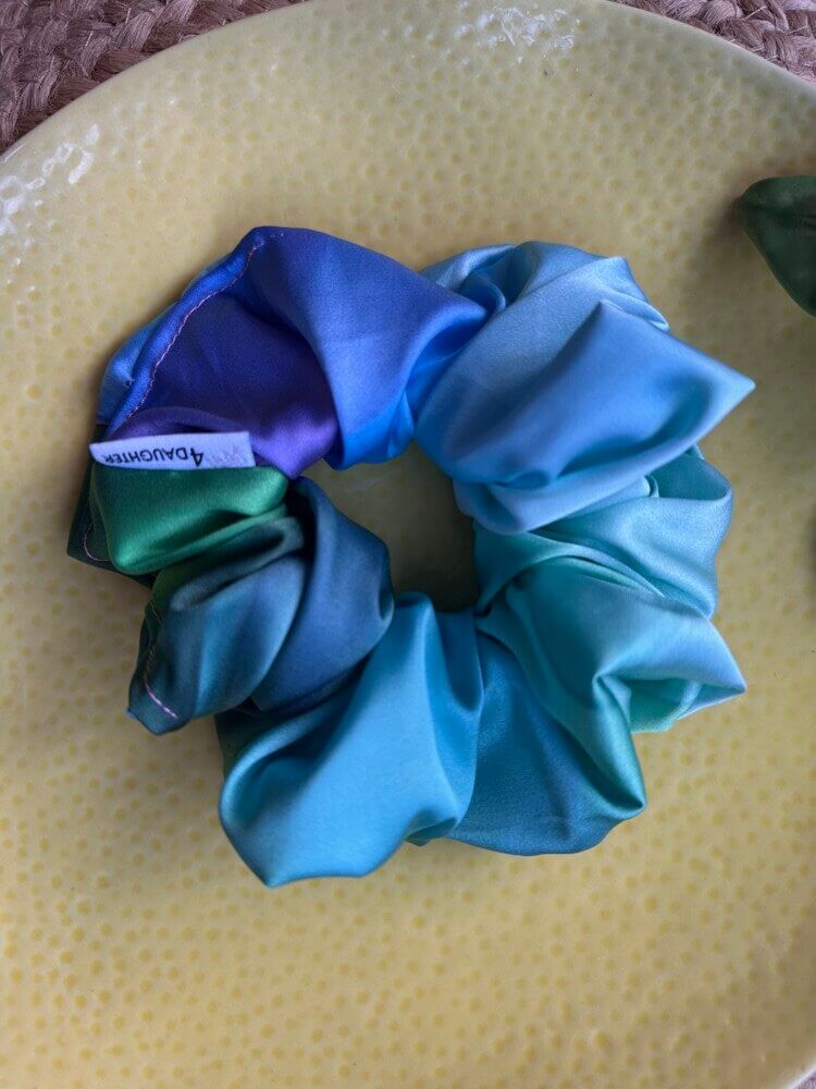 Βlue waves  scrunchie