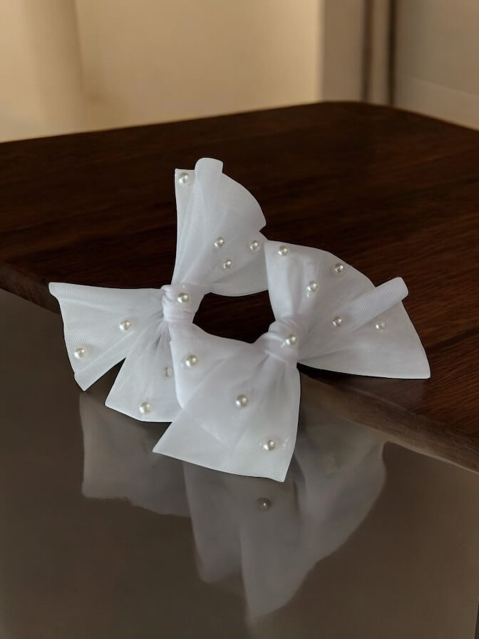 Mini bows with perls