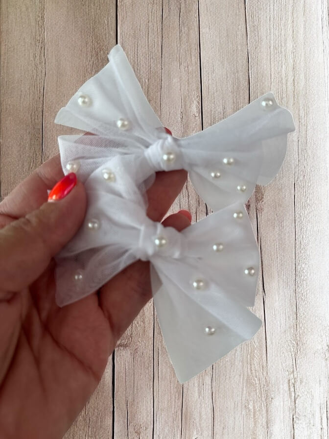 Mini bows with perls