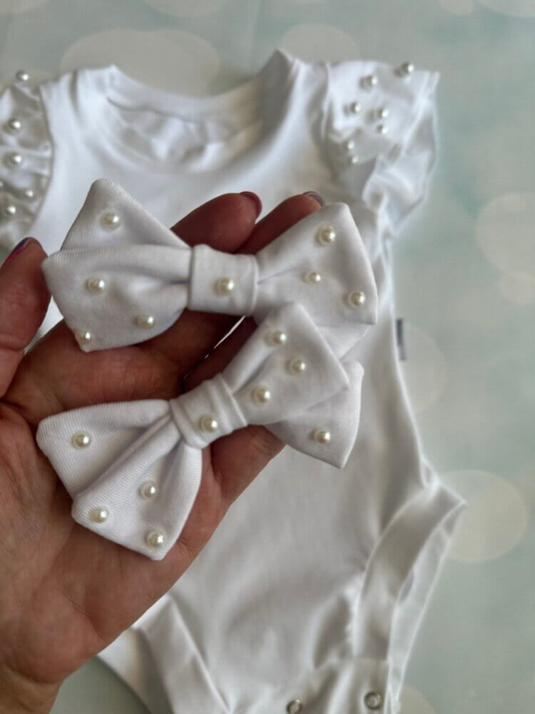 White perls mini bows