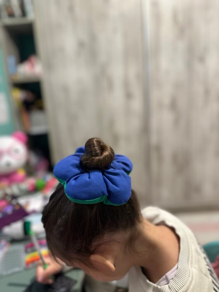 Λουλουδένιο πρασινο/μπλε scrunchie