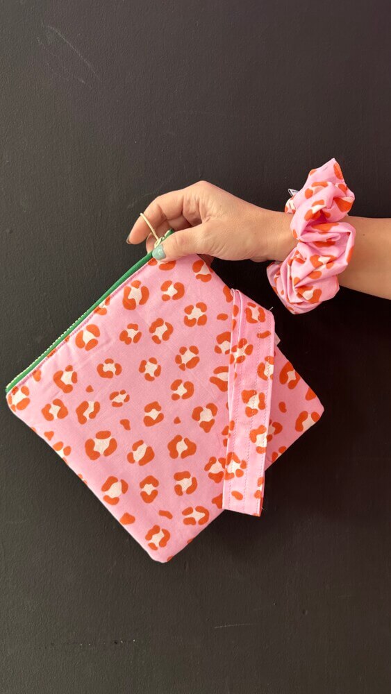 Pink leopard νεσεσέρ