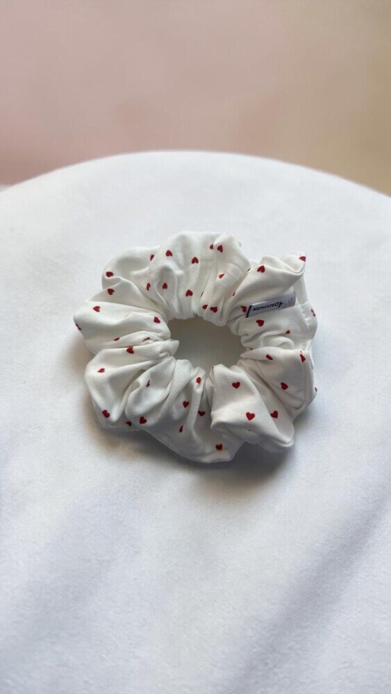 Red hearts 🤍scrunchie