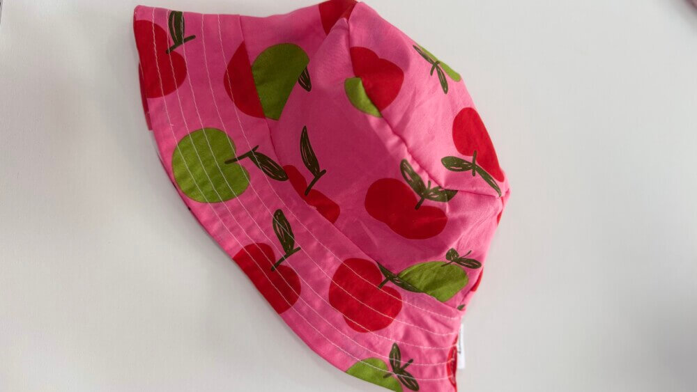 Bucket hat strawberries/apples - Image 3