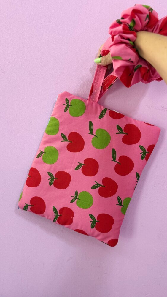 Νεσεσέρ τσαντάκι μηλαράκια🍎