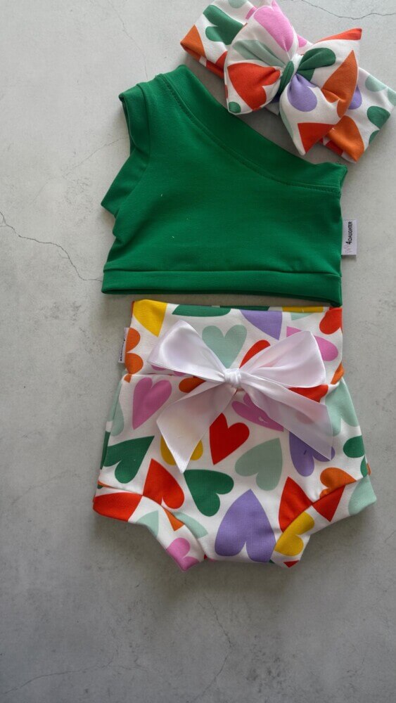 Colored hearts shorts
