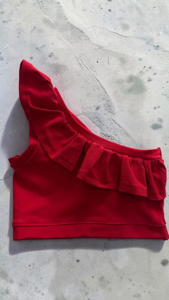 Red ruffles shoulder τοπ