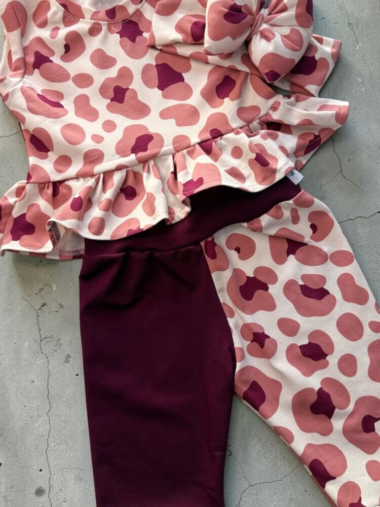 “Burgundy biker Safari”