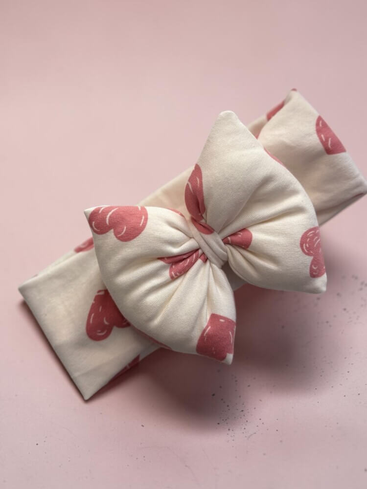 Powder hearts bow