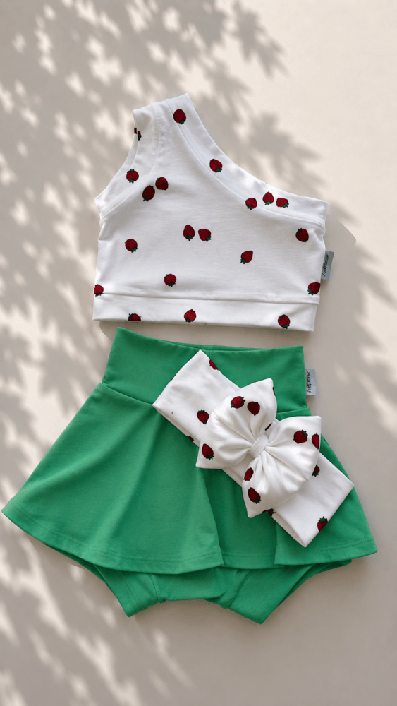 Mini strawberries set(διαλέγεις χρώμα φούστας)