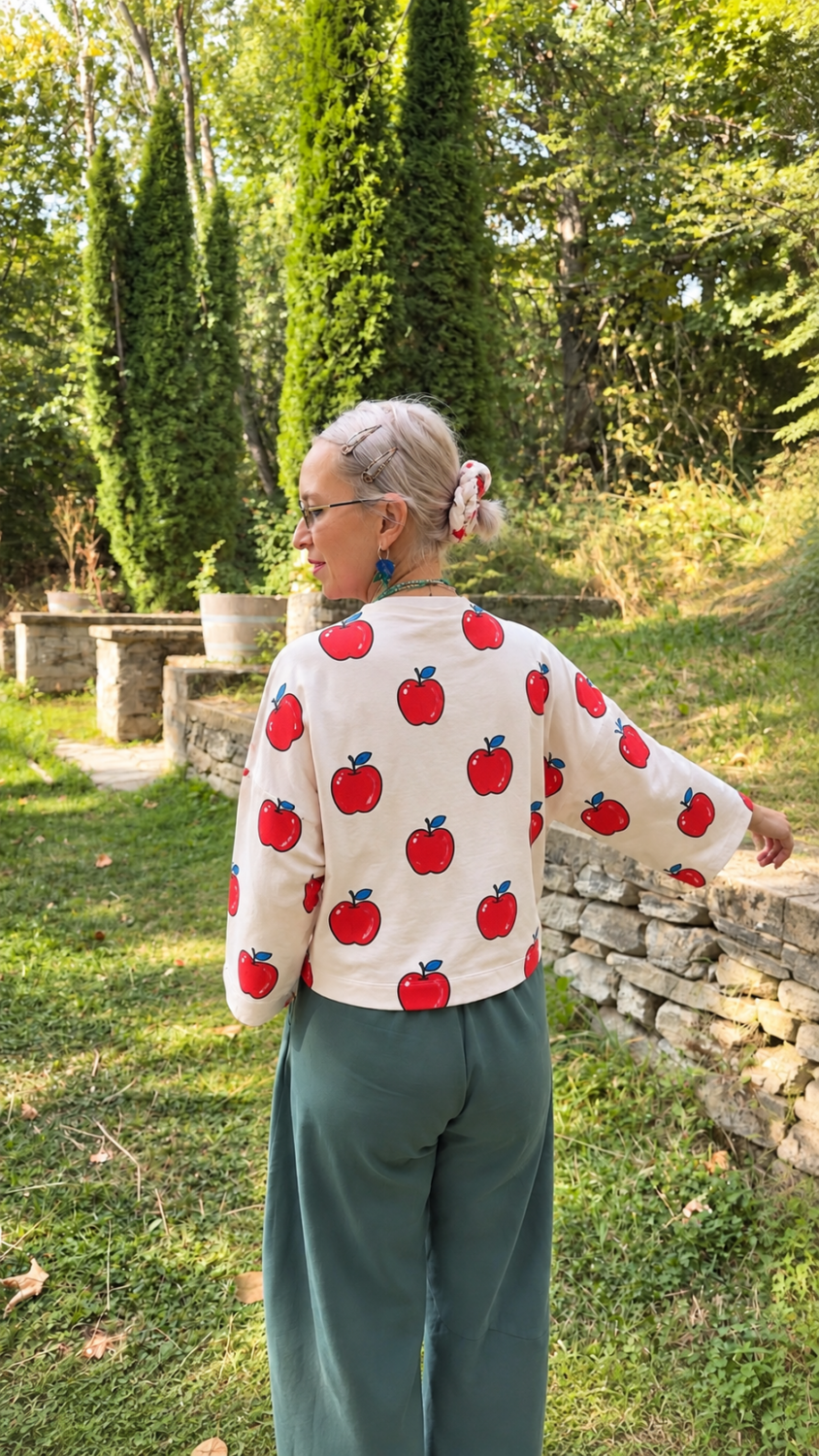 Apples woman top